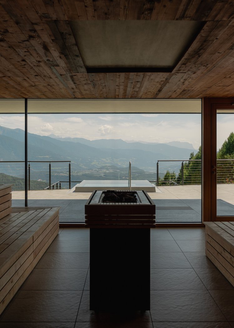 Hotel mit Infinity-Pool? Huberhof! Hotel mit Infinity-Pool? Huberhof!