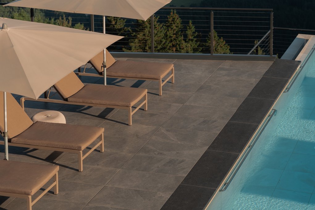 Hotel mit Infinity-Pool? Huberhof! Hotel mit Infinity-Pool? Huberhof!